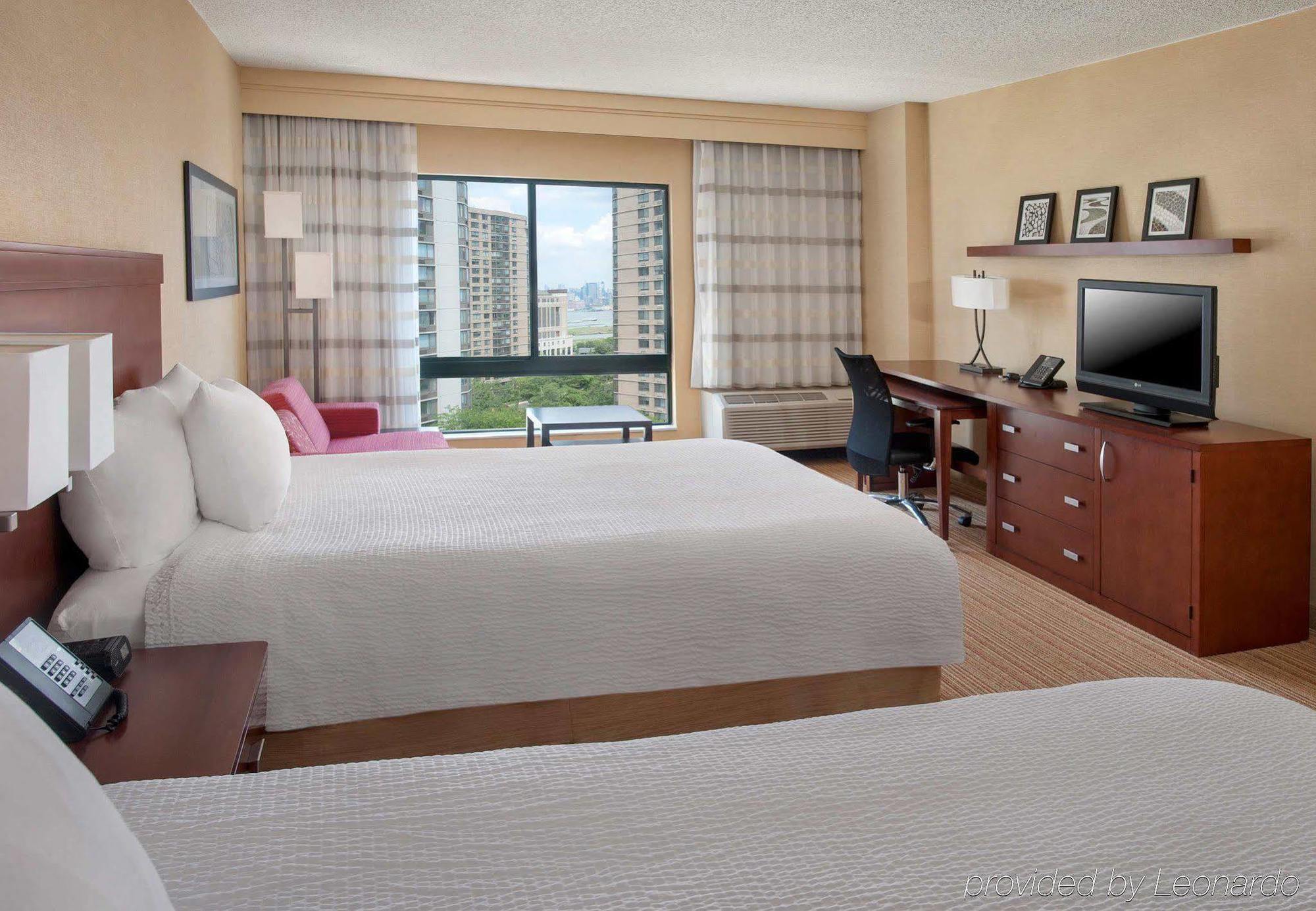 Courtyard By Marriott Jersey City Newport Exterior foto