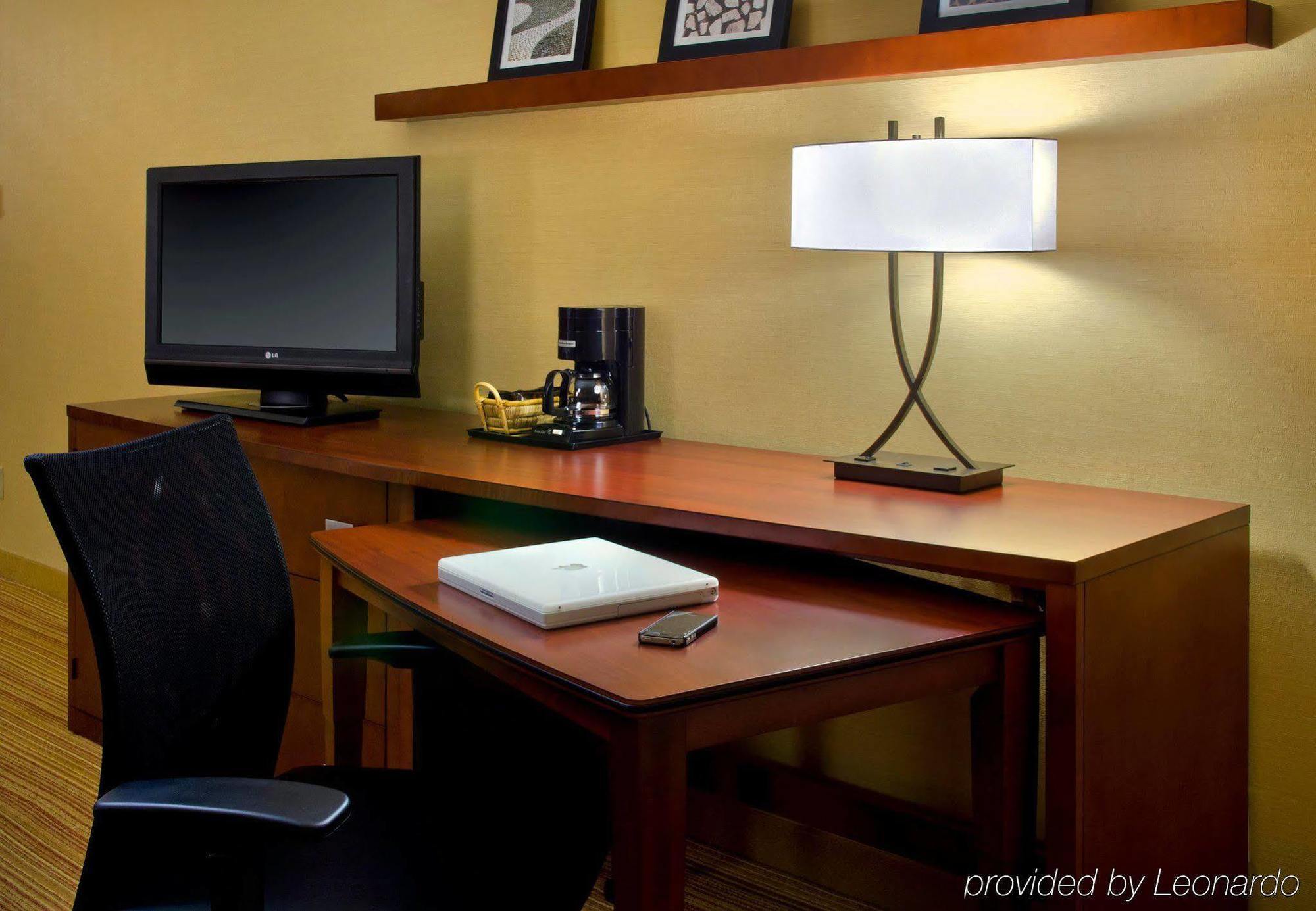 Courtyard By Marriott Jersey City Newport Exterior foto